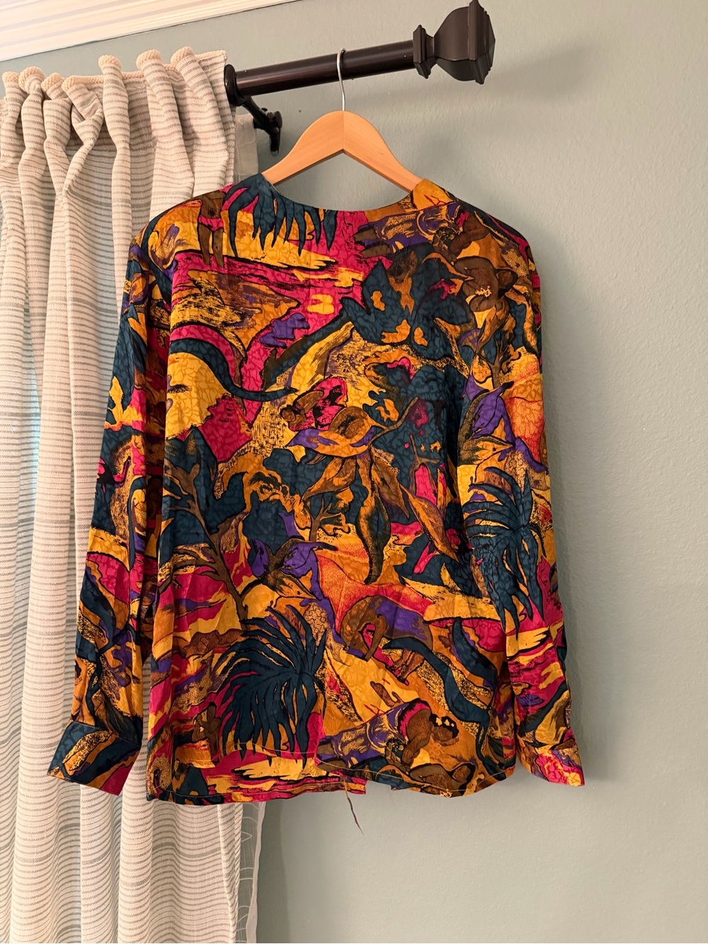 Doncaster 100% silk Vibrant Multicolor Printed Long Sleeve Women's Top size 12